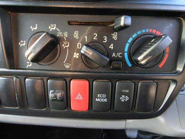 デュトロ 全低床ダンプ　５ＭＴ　ディーゼル　３ｔ積　３人乗り　ダンプシート　スペアタイヤ　パワーウィンドウ　パワステ　運転席エアバック　ダブルタイヤ（30枚目）