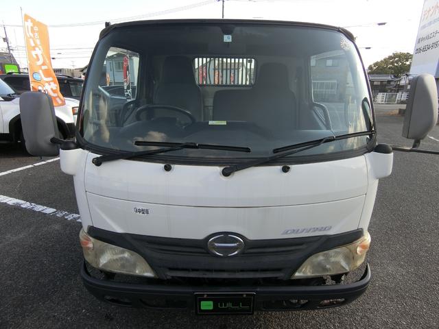 デュトロ 全低床ダンプ　５ＭＴ　ディーゼル　３ｔ積　３人乗り　ダンプシート　スペアタイヤ　パワーウィンドウ　パワステ　運転席エアバック　ダブルタイヤ（32枚目）