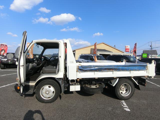 デュトロ 全低床ダンプ　５ＭＴ　ディーゼル　３ｔ積　３人乗り　ダンプシート　スペアタイヤ　パワーウィンドウ　パワステ　運転席エアバック　ダブルタイヤ（34枚目）