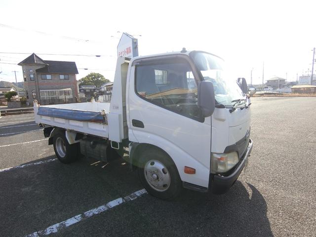 デュトロ 全低床ダンプ　５ＭＴ　ディーゼル　３ｔ積　３人乗り　ダンプシート　スペアタイヤ　パワーウィンドウ　パワステ　運転席エアバック　ダブルタイヤ（41枚目）