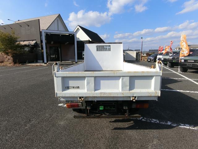 デュトロ 全低床ダンプ　５ＭＴ　ディーゼル　３ｔ積　３人乗り　ダンプシート　スペアタイヤ　パワーウィンドウ　パワステ　運転席エアバック　ダブルタイヤ（42枚目）
