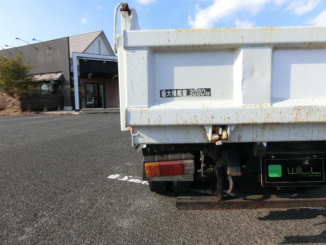 デュトロ 全低床ダンプ　５ＭＴ　ディーゼル　３ｔ積　３人乗り　ダンプシート　スペアタイヤ　パワーウィンドウ　パワステ　運転席エアバック　ダブルタイヤ（45枚目）