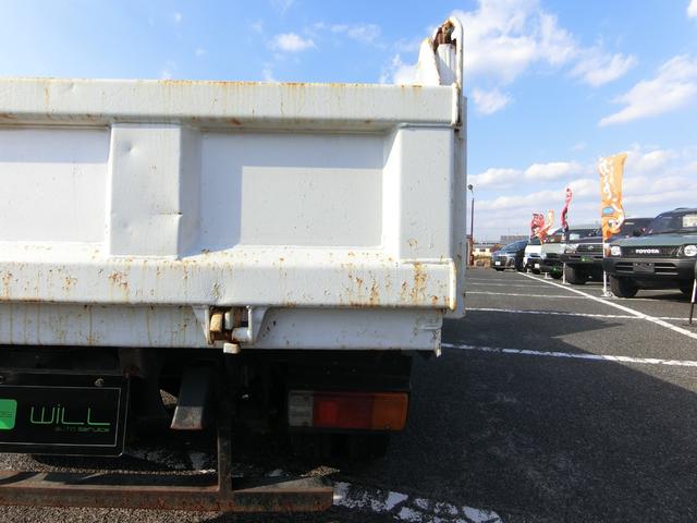 デュトロ 全低床ダンプ　５ＭＴ　ディーゼル　３ｔ積　３人乗り　ダンプシート　スペアタイヤ　パワーウィンドウ　パワステ　運転席エアバック　ダブルタイヤ（46枚目）