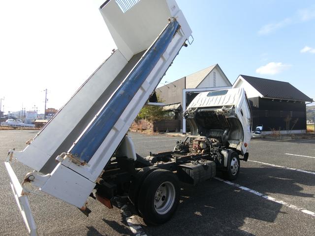 デュトロ 全低床ダンプ　５ＭＴ　ディーゼル　３ｔ積　３人乗り　ダンプシート　スペアタイヤ　パワーウィンドウ　パワステ　運転席エアバック　ダブルタイヤ（52枚目）
