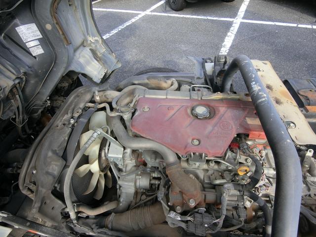 デュトロ 全低床ダンプ　５ＭＴ　ディーゼル　３ｔ積　３人乗り　ダンプシート　スペアタイヤ　パワーウィンドウ　パワステ　運転席エアバック　ダブルタイヤ（58枚目）