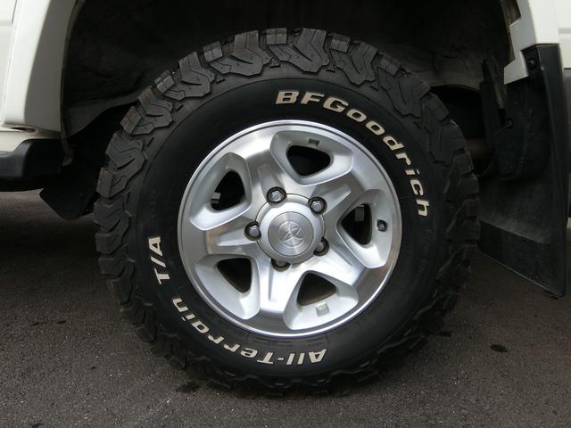 ランドクルーザー７０ バン　４ＷＤ　５ＭＴ　３０ＴＨアニバーサリー　ＢＦＧｏｏｄｉｃｈホワイトレター　リアベッドキット　前後ドライブレコーダー　ＥＴＣ　バックカメラ　シートカバー　純正フルセグナビ　キーレス　禁煙　記録簿（16枚目）