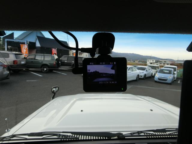 ランドクルーザー７０ バン　４ＷＤ　５ＭＴ　３０ＴＨアニバーサリー　ＢＦＧｏｏｄｉｃｈホワイトレター　リアベッドキット　前後ドライブレコーダー　ＥＴＣ　バックカメラ　シートカバー　純正フルセグナビ　キーレス　禁煙　記録簿（25枚目）