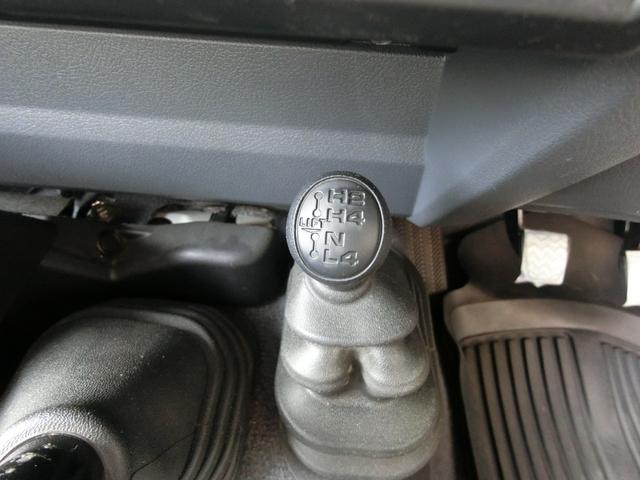 ランドクルーザー７０ バン　４ＷＤ　５ＭＴ　３０ＴＨアニバーサリー　ＢＦＧｏｏｄｉｃｈホワイトレター　リアベッドキット　前後ドライブレコーダー　ＥＴＣ　バックカメラ　シートカバー　純正フルセグナビ　キーレス　禁煙　記録簿（30枚目）