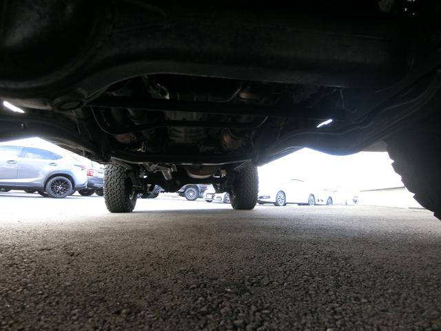 ランドクルーザー７０ バン　４ＷＤ　５ＭＴ　３０ＴＨアニバーサリー　ＢＦＧｏｏｄｉｃｈホワイトレター　リアベッドキット　前後ドライブレコーダー　ＥＴＣ　バックカメラ　シートカバー　純正フルセグナビ　キーレス　禁煙　記録簿（70枚目）