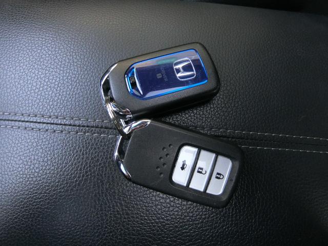 アコードハイブリッド ＥＸ　サンルーフ　バックカメラ　ＥＴＣ　電動リアサンシェード　オートクルーズコントロール　純正ナビ　純正１７インチＡＷ　パワーシート　レザーシート　シートヒーター　Ｂｌｕｅｔｏｏｔｈ接続　記録簿　禁煙（21枚目）