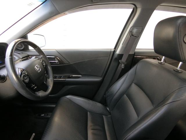 アコードハイブリッド ＥＸ　サンルーフ　バックカメラ　ＥＴＣ　電動リアサンシェード　オートクルーズコントロール　純正ナビ　純正１７インチＡＷ　パワーシート　レザーシート　シートヒーター　Ｂｌｕｅｔｏｏｔｈ接続　記録簿　禁煙（44枚目）