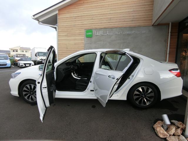 アコードハイブリッド ＥＸ　サンルーフ　バックカメラ　ＥＴＣ　電動リアサンシェード　オートクルーズコントロール　純正ナビ　純正１７インチＡＷ　パワーシート　レザーシート　シートヒーター　Ｂｌｕｅｔｏｏｔｈ接続　記録簿　禁煙（49枚目）