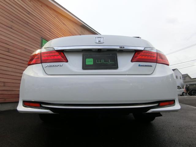 アコードハイブリッド ＥＸ　サンルーフ　バックカメラ　ＥＴＣ　電動リアサンシェード　オートクルーズコントロール　純正ナビ　純正１７インチＡＷ　パワーシート　レザーシート　シートヒーター　Ｂｌｕｅｔｏｏｔｈ接続　記録簿　禁煙（58枚目）