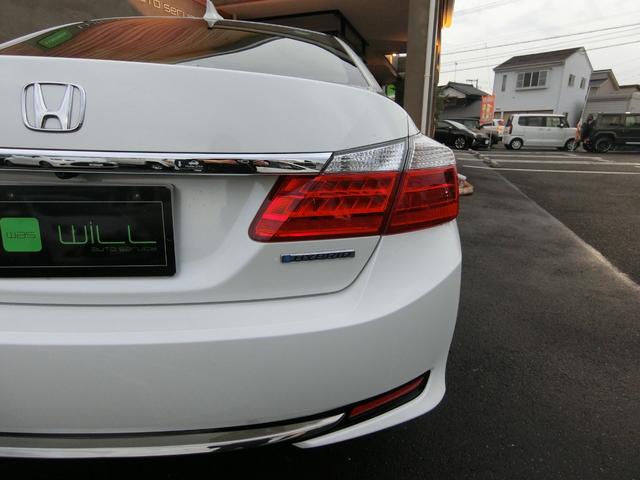 アコードハイブリッド ＥＸ　サンルーフ　バックカメラ　ＥＴＣ　電動リアサンシェード　オートクルーズコントロール　純正ナビ　純正１７インチＡＷ　パワーシート　レザーシート　シートヒーター　Ｂｌｕｅｔｏｏｔｈ接続　記録簿　禁煙（61枚目）