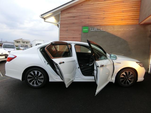 アコードハイブリッド ＥＸ　サンルーフ　バックカメラ　ＥＴＣ　電動リアサンシェード　オートクルーズコントロール　純正ナビ　純正１７インチＡＷ　パワーシート　レザーシート　シートヒーター　Ｂｌｕｅｔｏｏｔｈ接続　記録簿　禁煙（67枚目）