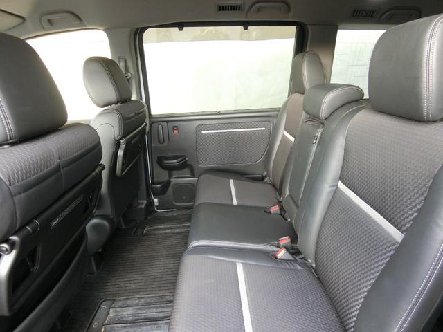 ステップワゴンスパーダ スパーダクールスピリット　アドバンスパッケージα　８人乗り　ターボ　純正ナビ　１６インチＡＷ　クルーズコントロール　両側パワースライドドア　リアわくわくゲート　リアエンターテインメントシステム　バックカメラ　ハーフレザー　シートヒーター　パドルシフト（26枚目）