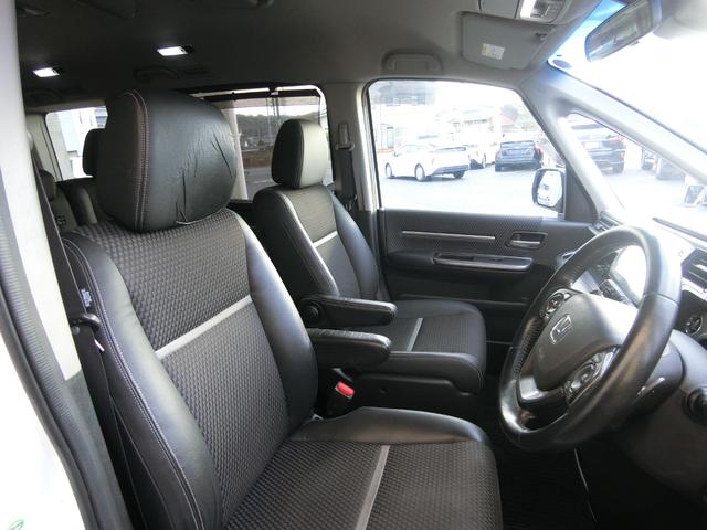 ステップワゴンスパーダ スパーダクールスピリット　アドバンスパッケージα　８人乗り　ターボ　純正ナビ　１６インチＡＷ　クルーズコントロール　両側パワースライドドア　リアわくわくゲート　リアエンターテインメントシステム　バックカメラ　ハーフレザー　シートヒーター　パドルシフト（27枚目）