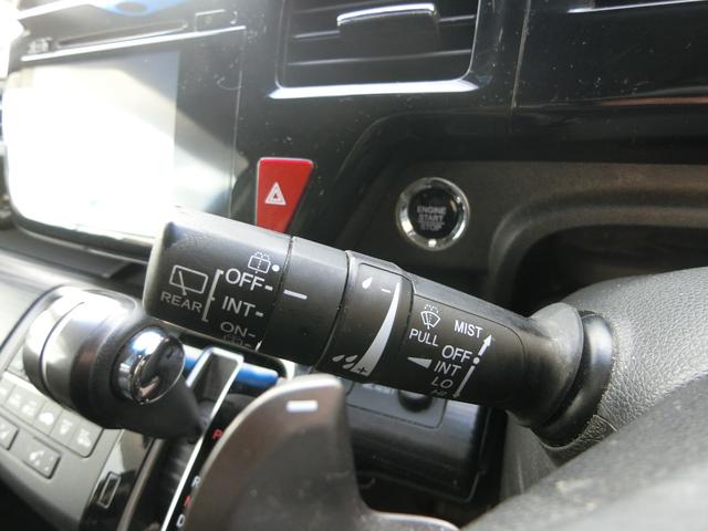 ステップワゴンスパーダ スパーダクールスピリット　アドバンスパッケージα　８人乗り　ターボ　純正ナビ　１６インチＡＷ　クルーズコントロール　両側パワースライドドア　リアわくわくゲート　リアエンターテインメントシステム　バックカメラ　ハーフレザー　シートヒーター　パドルシフト（32枚目）