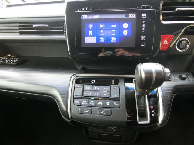 ステップワゴンスパーダ スパーダクールスピリット　アドバンスパッケージα　８人乗り　ターボ　純正ナビ　１６インチＡＷ　クルーズコントロール　両側パワースライドドア　リアわくわくゲート　リアエンターテインメントシステム　バックカメラ　ハーフレザー　シートヒーター　パドルシフト（39枚目）