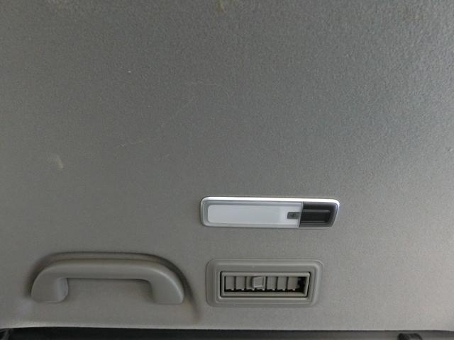 ステップワゴンスパーダ スパーダクールスピリット　アドバンスパッケージα　８人乗り　ターボ　純正ナビ　１６インチＡＷ　クルーズコントロール　両側パワースライドドア　リアわくわくゲート　リアエンターテインメントシステム　バックカメラ　ハーフレザー　シートヒーター　パドルシフト（45枚目）