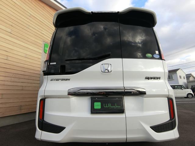 ステップワゴンスパーダ スパーダクールスピリット　アドバンスパッケージα　８人乗り　ターボ　純正ナビ　１６インチＡＷ　クルーズコントロール　両側パワースライドドア　リアわくわくゲート　リアエンターテインメントシステム　バックカメラ　ハーフレザー　シートヒーター　パドルシフト（62枚目）