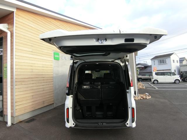 ステップワゴンスパーダ スパーダクールスピリット　アドバンスパッケージα　８人乗り　ターボ　純正ナビ　１６インチＡＷ　クルーズコントロール　両側パワースライドドア　リアわくわくゲート　リアエンターテインメントシステム　バックカメラ　ハーフレザー　シートヒーター　パドルシフト（66枚目）