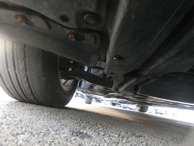 プリウス Ｓ　トヨタ純正ＳＤナビ　ビルトインＥＴＣ　ＬＥＤヘッドライト　フロントフォグランプ　バックカメラ　純正１５インチＡＷ　オートライト　電動格納ミラー　Ｂｌｕｅｔｏｏｔｈ接続　ステアリングスイッチ　禁煙（68枚目）