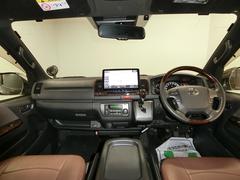 当社の車輌をご覧頂き、誠に有難うございます。当社代表の瀧本と申します。このお車が気に入って頂ければ幸いです。ご質問や気になる箇所の確認がありましたら、お気軽にメールやお電話などでお問い合わせ下さい。 3