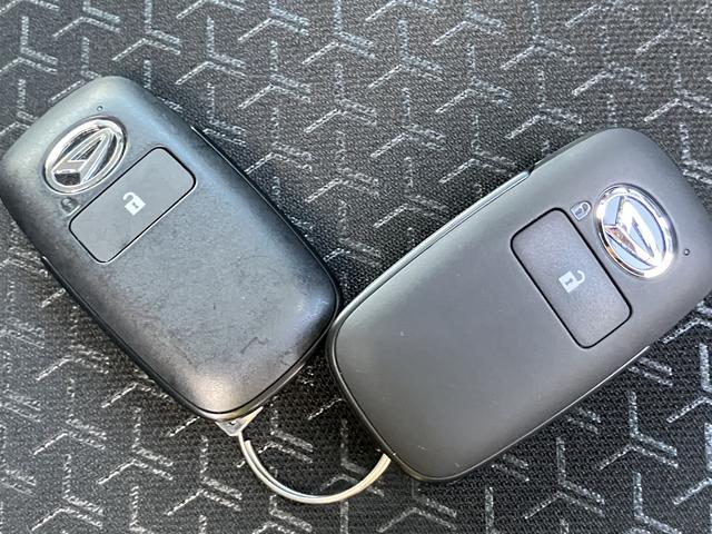 ロッキー プレミアムＧ　ＨＥＶ　９インチディスプレイ　パノラマモニタ　追従式クルーズコントロール　ＵＳＢ接続　衝突被害軽減　盗難防止　Ｂｌｕｅｔｏｏｔｈ対応　衝突安全ボディ　アルミホイル　ＬＥＤライト　オートＬＥＤ　Ｓヒーター　記録簿　スマートキー　禁煙　オートライト（33枚目）