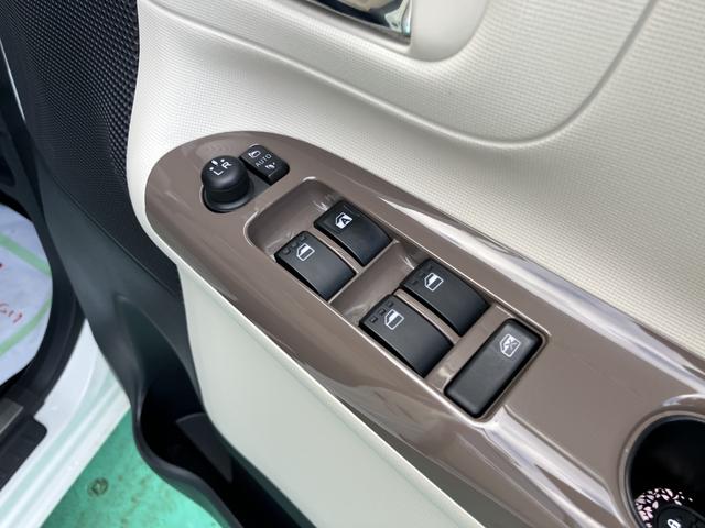 ムーヴキャンバス ＧメイクアップＶＳ　ＳＡＩＩＩ　踏み間違え防止　ＡＨＢ　衝突安全ボディ　電動格納ミラー　ＬＥＤライト　キーフリーシステム　オートライト　セキュリティアラーム　エアバック　ＡＢＳ　プッシュスタートスマートキー　両側パワードア　１オーナ（30枚目）