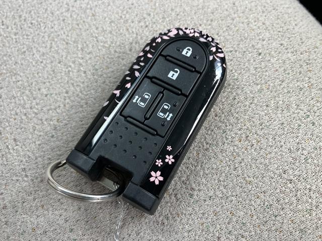 ムーヴキャンバス ＧメイクアップＶＳ　ＳＡＩＩＩ　踏み間違え防止　ＡＨＢ　衝突安全ボディ　電動格納ミラー　ＬＥＤライト　キーフリーシステム　オートライト　セキュリティアラーム　エアバック　ＡＢＳ　プッシュスタートスマートキー　両側パワードア　１オーナ（62枚目）