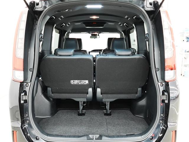 エスクァイア ハイブリッドGi ブラックテーラード フルセグ メモリーナビ DVD再生 ミュージックプレイヤー接続可 後席モニター バックカメラ 衝突被害軽減システム ETC 両側電動スライド LEDヘッドランプ ウオークスルー 乗車定員7人 記録簿(32枚目)