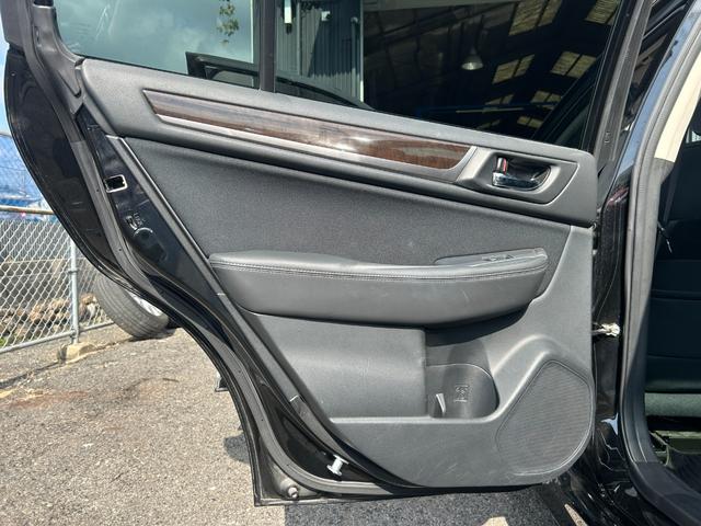 レガシィB4 ベースグレード アイサイト サンルーフ Bluetooth対応純正ナビフルセグTV・バックカメラ 禁煙車 全席シートヒーター 純正18インチアルミ(33枚目)