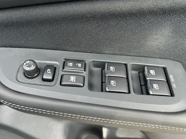 レガシィB4 ベースグレード アイサイト サンルーフ Bluetooth対応純正ナビフルセグTV・バックカメラ 禁煙車 全席シートヒーター 純正18インチアルミ(36枚目)