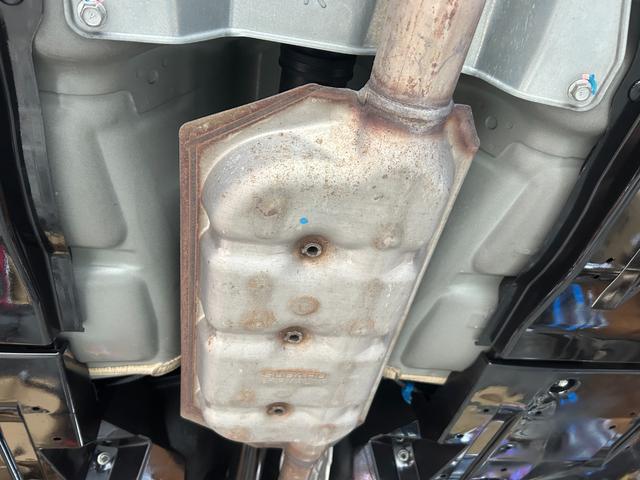 レガシィB4 ベースグレード アイサイト サンルーフ Bluetooth対応純正ナビフルセグTV・バックカメラ 禁煙車 全席シートヒーター 純正18インチアルミ(70枚目)