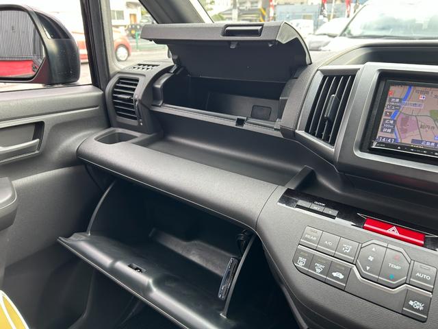 ステップワゴン Ｇ　スマートスタイルエディション　両側パワースライドドア　Ｂｌｕｅｔｏｏｔｈ対応ナビフルセグＴＶ・バックカメラ　ＥＴＣ　フリップダウンモニター（52枚目）