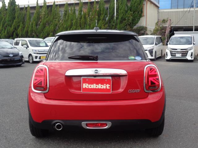 MINI クーパー スマートキー・ペッパーパッケージ・ユニオンジャックテール・純正ナビ・BT・バックカメラ・アイドリングストップ・LEDライト・LEDフォグ・トノカバー・ETC・前後ドラレコ・禁煙(12枚目)