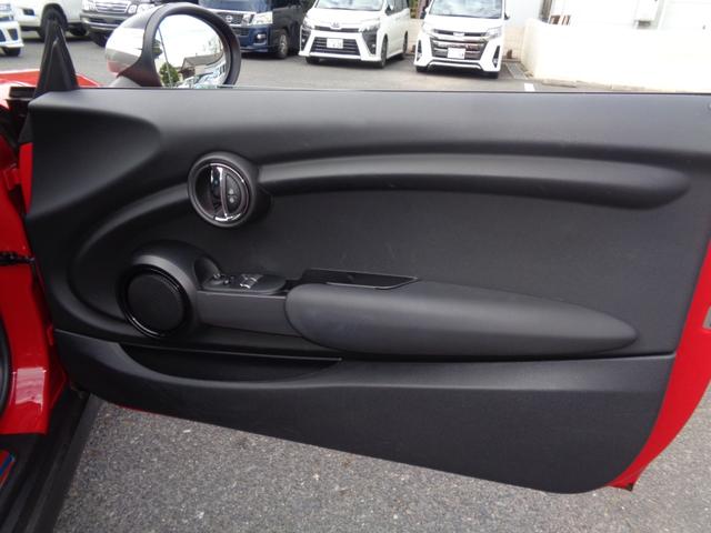 MINI クーパー スマートキー・ペッパーパッケージ・ユニオンジャックテール・純正ナビ・BT・バックカメラ・アイドリングストップ・LEDライト・LEDフォグ・トノカバー・ETC・前後ドラレコ・禁煙(22枚目)