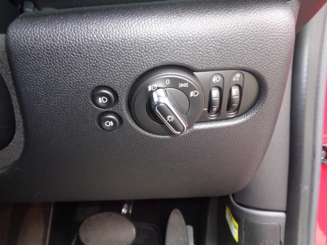 MINI クーパー スマートキー・ペッパーパッケージ・ユニオンジャックテール・純正ナビ・BT・バックカメラ・アイドリングストップ・LEDライト・LEDフォグ・トノカバー・ETC・前後ドラレコ・禁煙(32枚目)