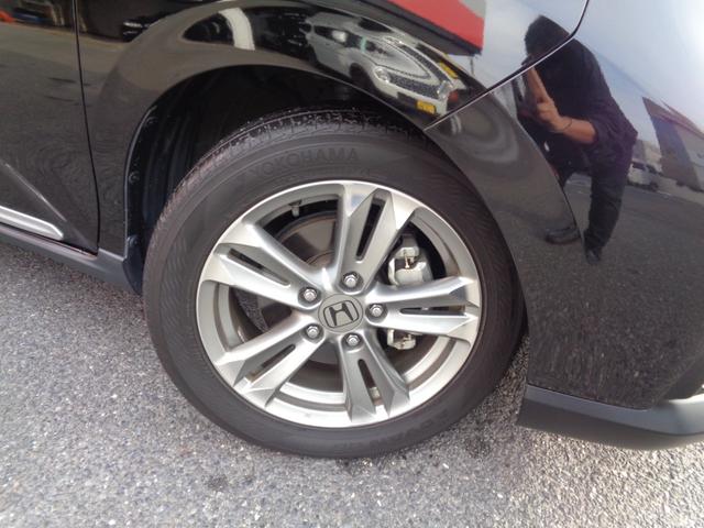 フリード＋ハイブリッド ハイブリッド・クロスターホンダセンシング　スマートキー・ＤＯＰ９インチナビＴＶ・Ｂカメラ・ＢＴ・両側パワスラ・純１６インチＡＷ・アダプティブクルーズ・ＬＥＤライト・無限シフトノブ・ルーフラック・前後ドラレコ・シートヒーター・ワンオーナー（6枚目）