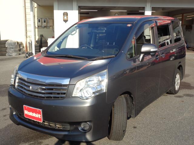 ノア Ｘ　Ｌセレクション　キーレス／純正ナビ／ＴＶ／片側パワースライド／リアクーラー／ＥＴＣ（8枚目）