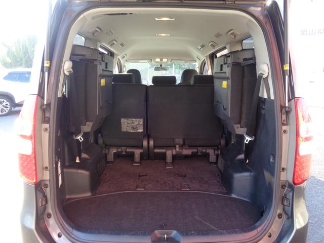 ノア Ｘ　Ｌセレクション　キーレス／純正ナビ／ＴＶ／片側パワースライド／リアクーラー／ＥＴＣ（17枚目）