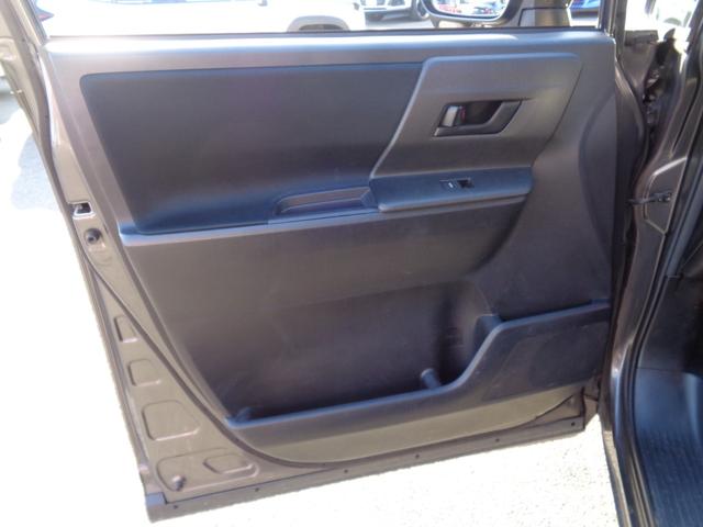 ノア Ｘ　Ｌセレクション　キーレス／純正ナビ／ＴＶ／片側パワースライド／リアクーラー／ＥＴＣ（25枚目）