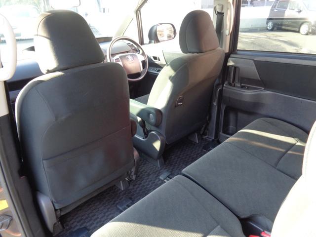 ノア Ｘ　Ｌセレクション　キーレス／純正ナビ／ＴＶ／片側パワースライド／リアクーラー／ＥＴＣ（27枚目）