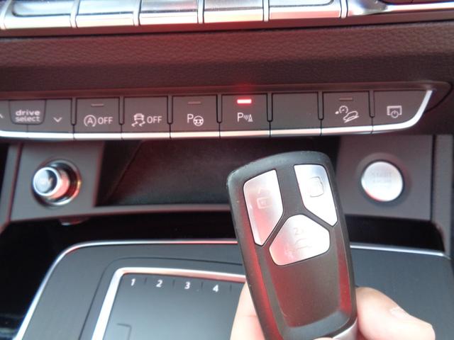 Ｑ５ Ｓライン　コンペティション　／スマートキー／プッシュスタート／純正ナビ／フルセグ／全方位カメラ／Ｂｌｕｅｔｏｏｔｈ／バーチャルコックピット／アダプティブクルーズ／衝突軽減／レーンアシスト／ＢＳＭ／パワーバックドア／ユーザー買取（41枚目）