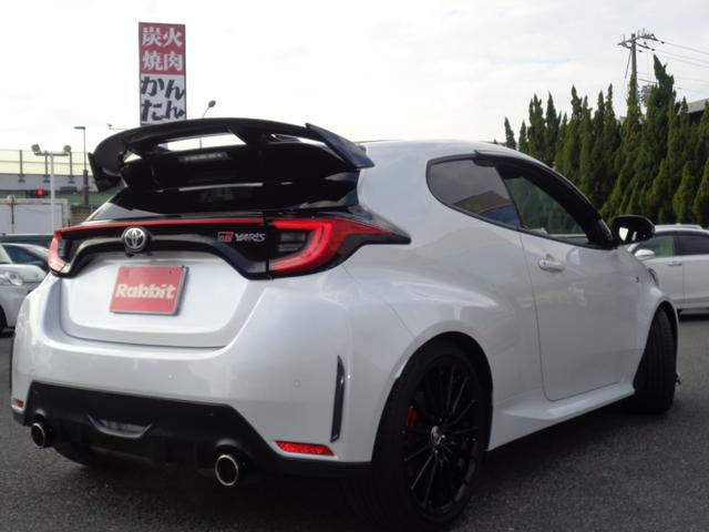 ＧＲヤリス ＲＳ　スマートキー・純正ＤＡ・フルセグ・Ｂカメラ・ＢＴ・アダプティブクルーズ・ＨＵＤ・ＢＳＭ・ＨＫＳマフラー・タナベダウンサス・ルーフスポイラー・シートヒーター・前後ドラレコ・ＥＴＣ・禁煙（14枚目）