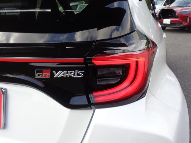 ＧＲヤリス ＲＳ　スマートキー・純正ＤＡ・フルセグ・Ｂカメラ・ＢＴ・アダプティブクルーズ・ＨＵＤ・ＢＳＭ・ＨＫＳマフラー・タナベダウンサス・ルーフスポイラー・シートヒーター・前後ドラレコ・ＥＴＣ・禁煙（16枚目）