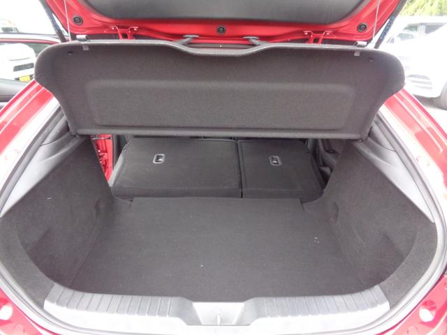 ＭＡＺＤＡ３ファストバック １５Ｓツーリング　８．８インチナビ／フルセグ／ＤＶＤ再生／Ｂｌｕｅｔｏｏｔｈ／パノラミックビューカメラ／ＥＴＣ／ＢＳＭ／ＨＵＤ／オートライト／オートハイビーム（17枚目）