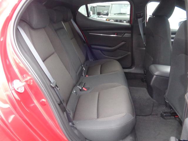 ＭＡＺＤＡ３ファストバック １５Ｓツーリング　８．８インチナビ／フルセグ／ＤＶＤ再生／Ｂｌｕｅｔｏｏｔｈ／パノラミックビューカメラ／ＥＴＣ／ＢＳＭ／ＨＵＤ／オートライト／オートハイビーム（18枚目）