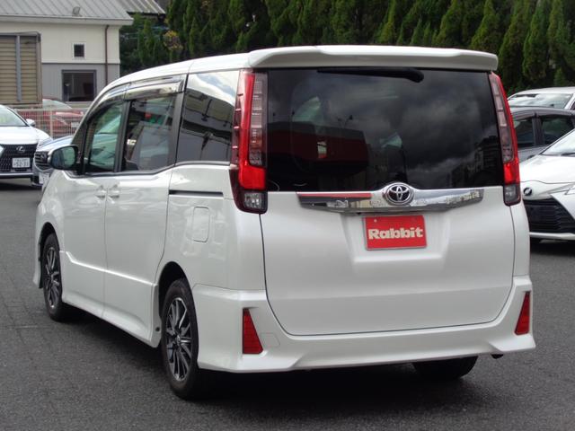 ノア Ｓｉ　９ｉｎナビ／フルセグ／１１型フリップダウンモニター／７人乗り／Ｂｌｕｅｔｏｏｔｈ／バックカメラ／ＤＶＤ再生／両側パワースライドドア／ドラレコ（7枚目）